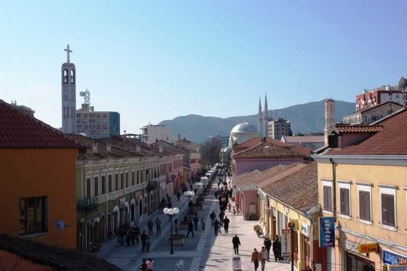 Albanie, le centre ville de Shkodra