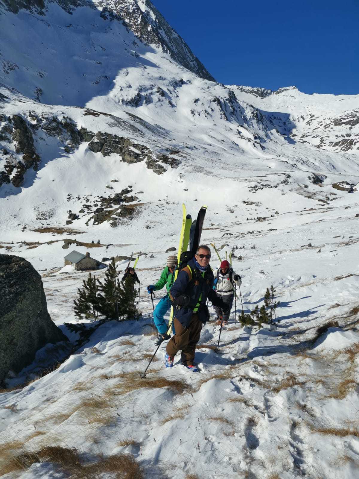 Ascension ski sur le dos