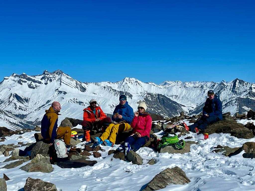 Groupe de skieurs de randonnée
