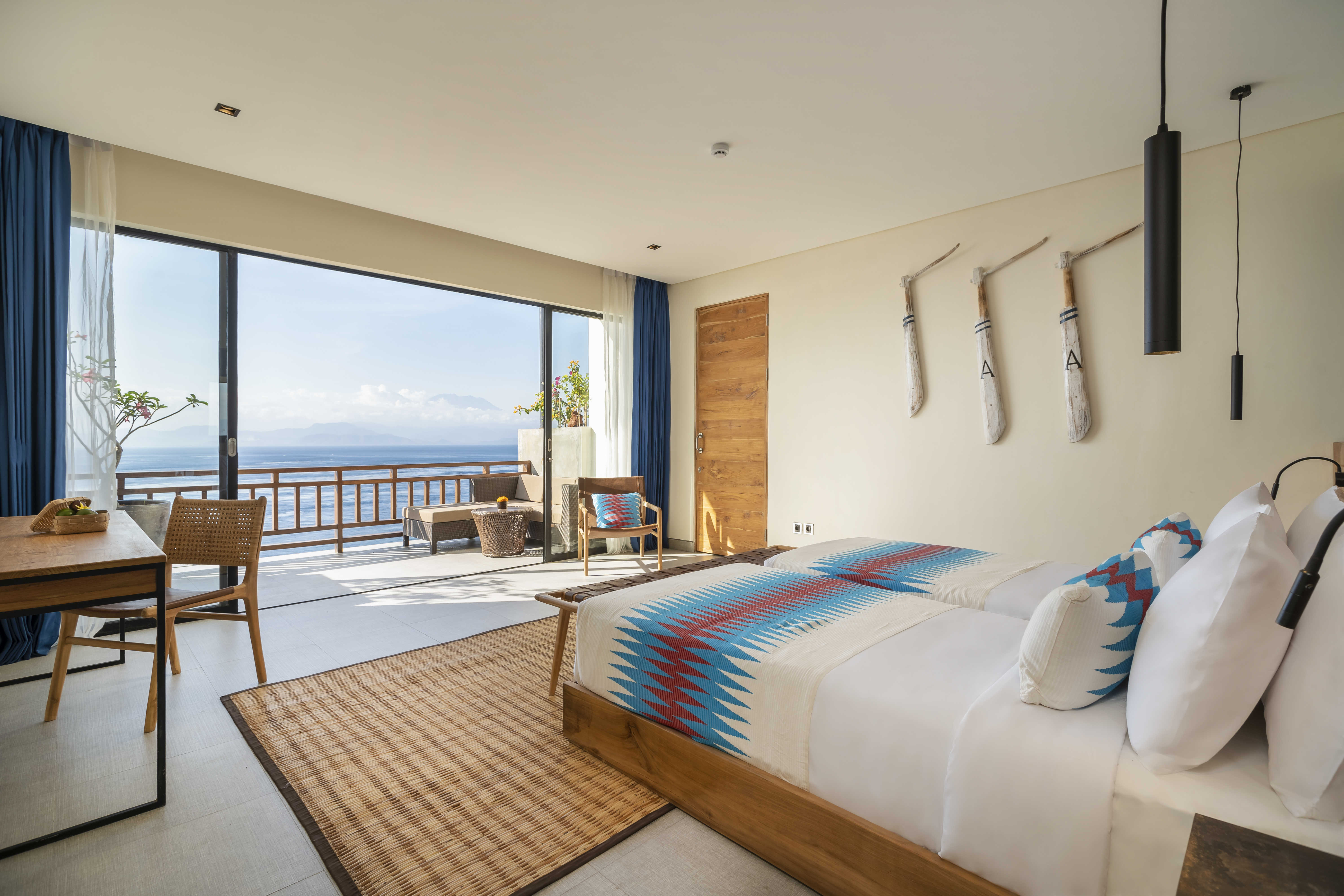 Toutes les chambres offrent une vue mer, avec Bali en arrière plan
