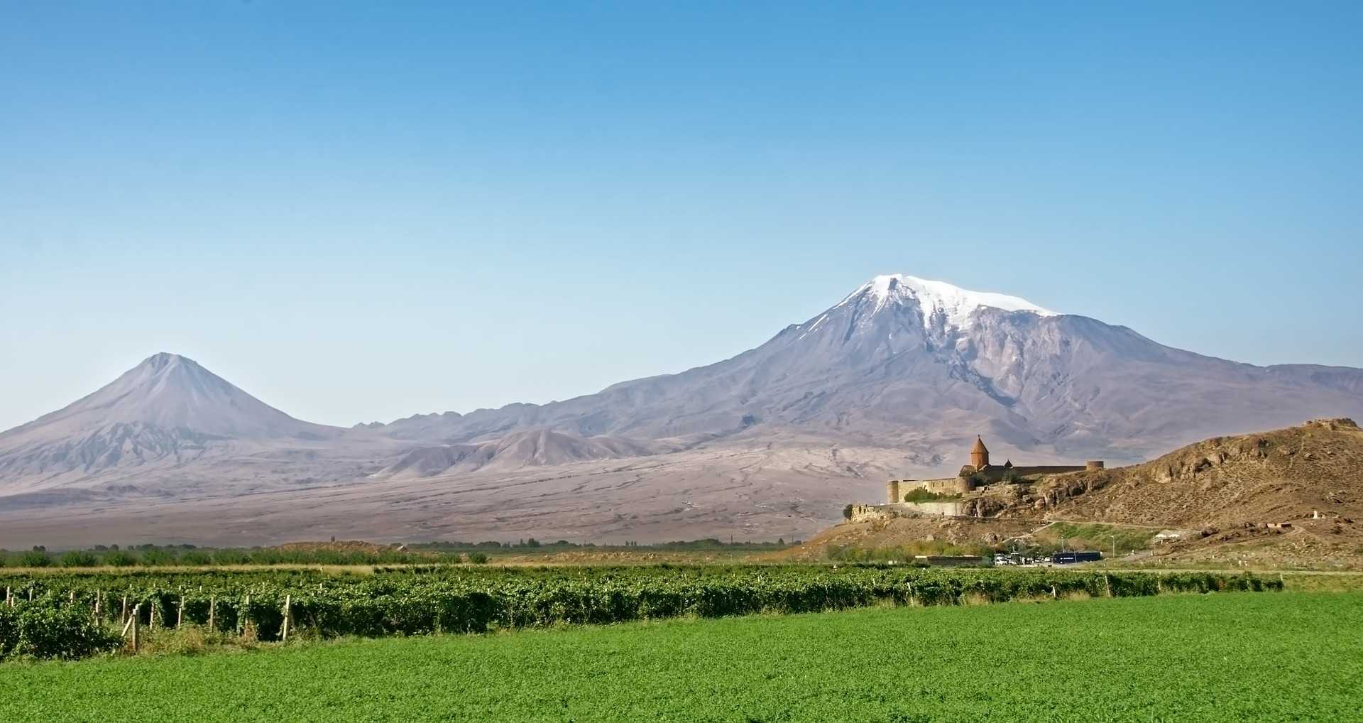 Vue sur le monastère de Khor Virap et le mont Ararat