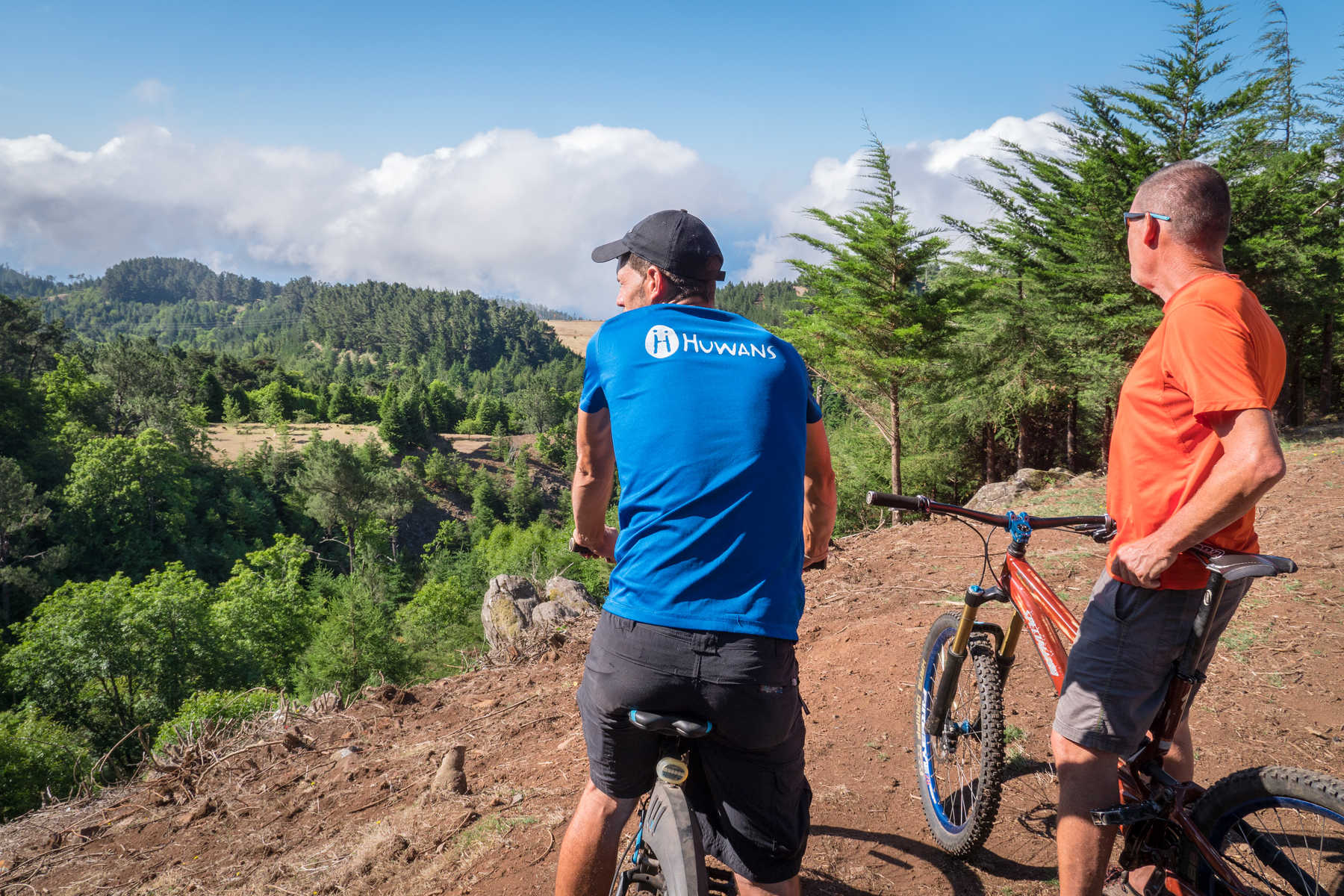 A vélo avec notre guide à Madère