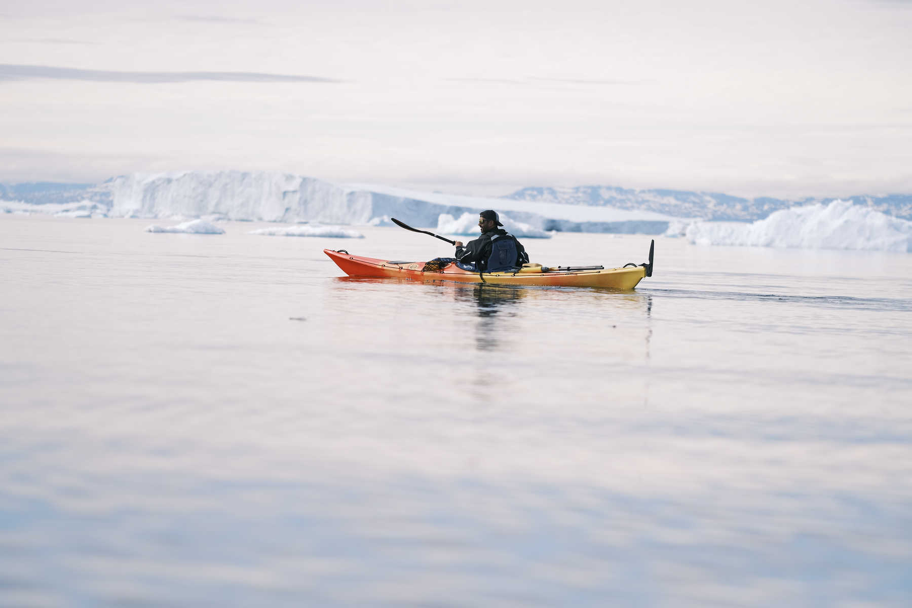 Charles Ariza, guide 66°Nord, en kayak en Groenland