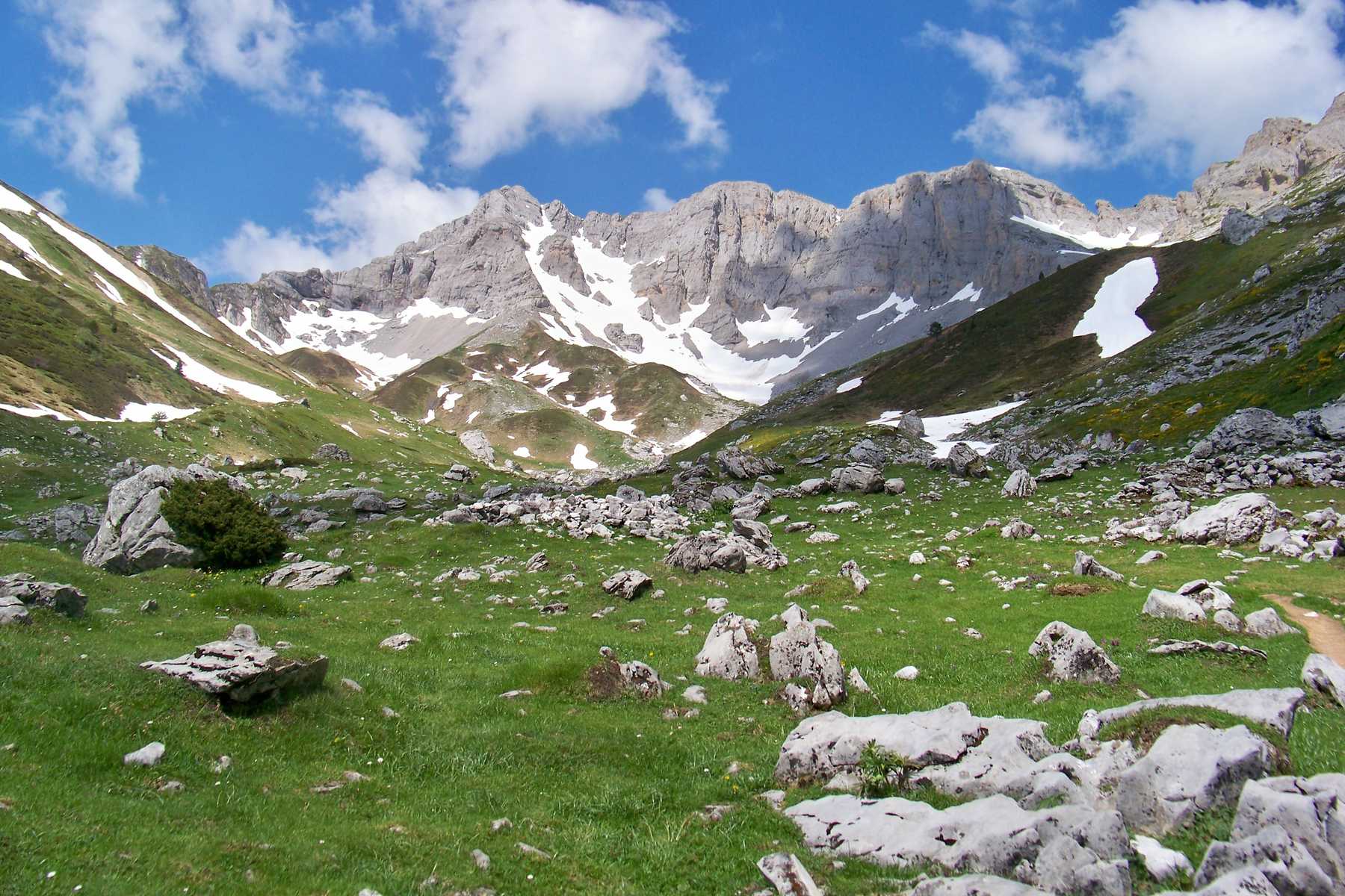 Cirque de Lescun dans les Pyrénées