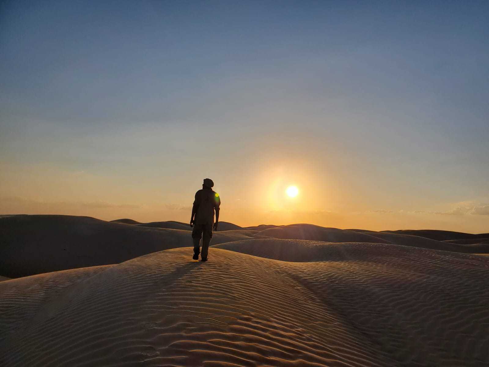 Coucher de soleil dans l'Erg Oriental © Ben Zaied Ali Coucher de soleil dans l'Erg Oriental