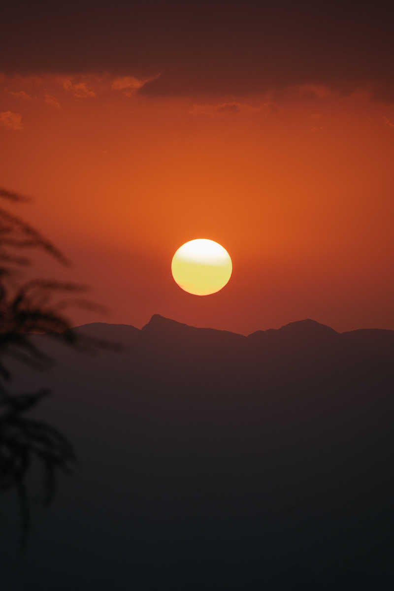 Coucher de soleil depuis le village de Bilad Sayt à Oman