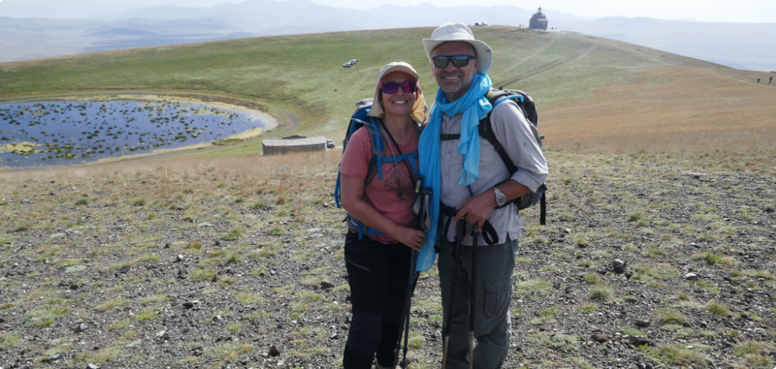 couple-de-randonneurs-en-armenie