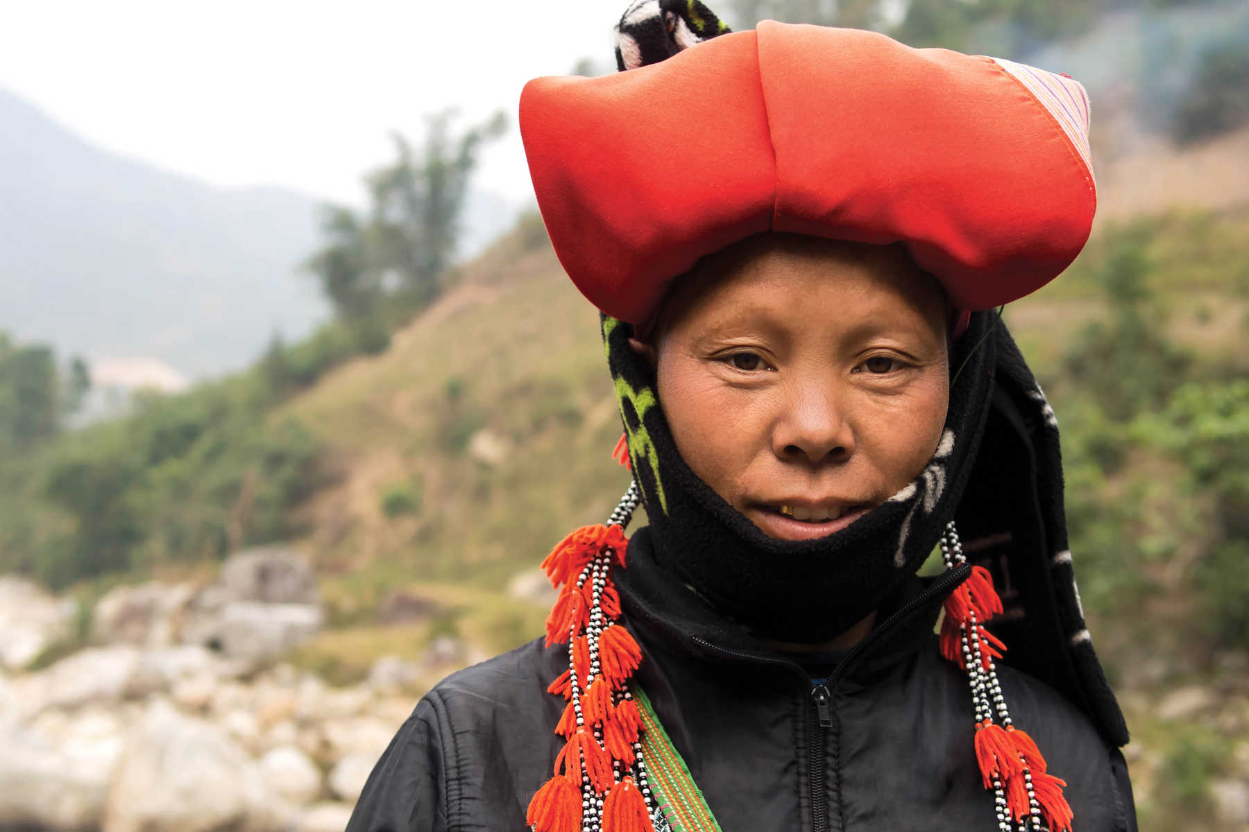 Femme Daos rouges dans la région de Sapa au Vietnam
