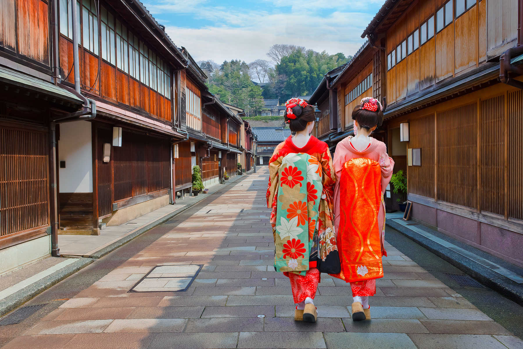 La ville de Kanazawa avec des maikos