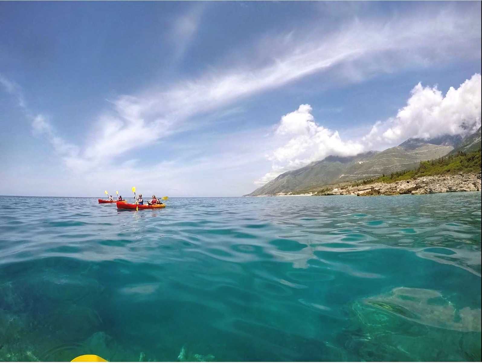 Navigation kayak en Albanie