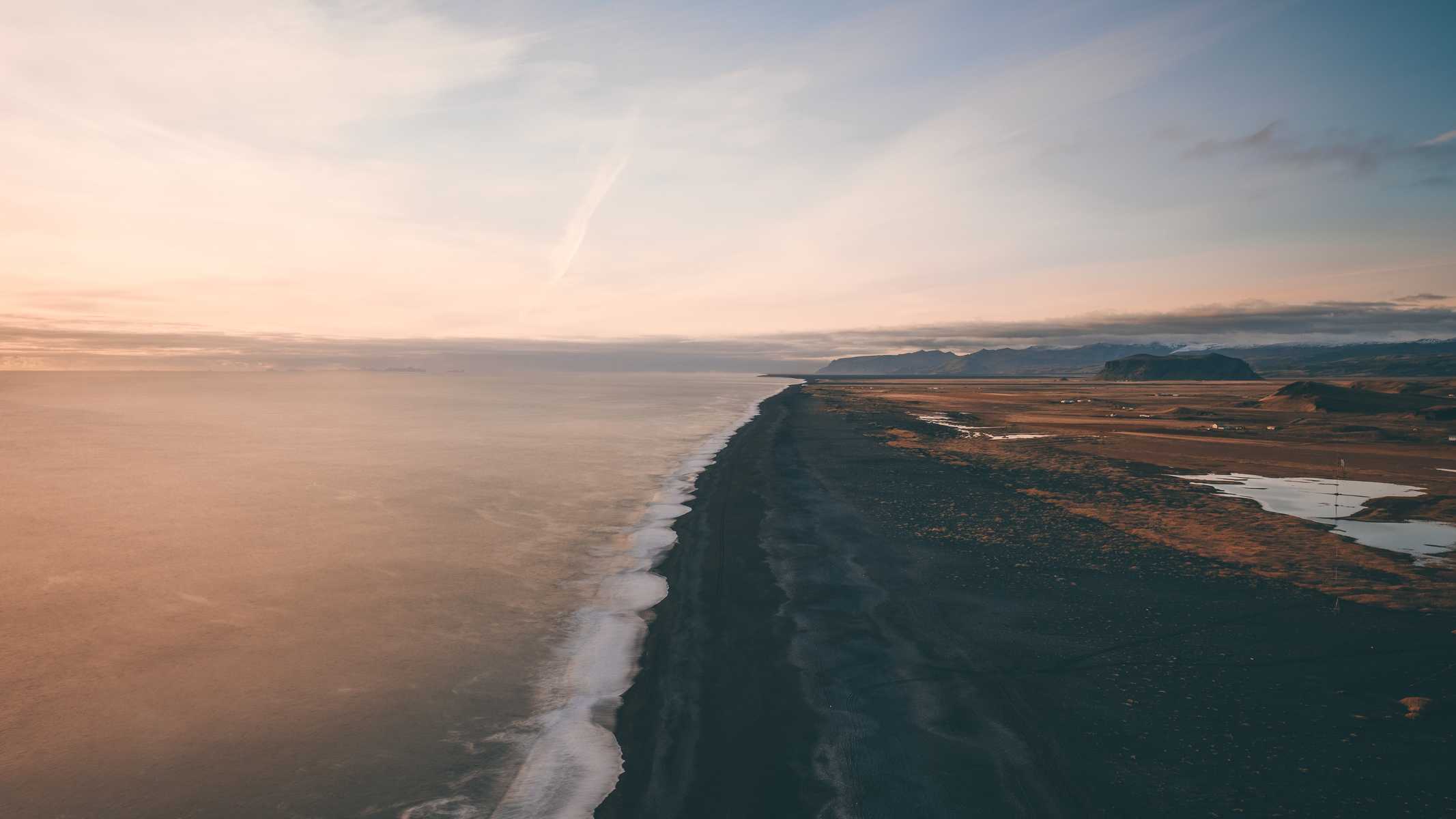 Plage de Vik en Islande l'été