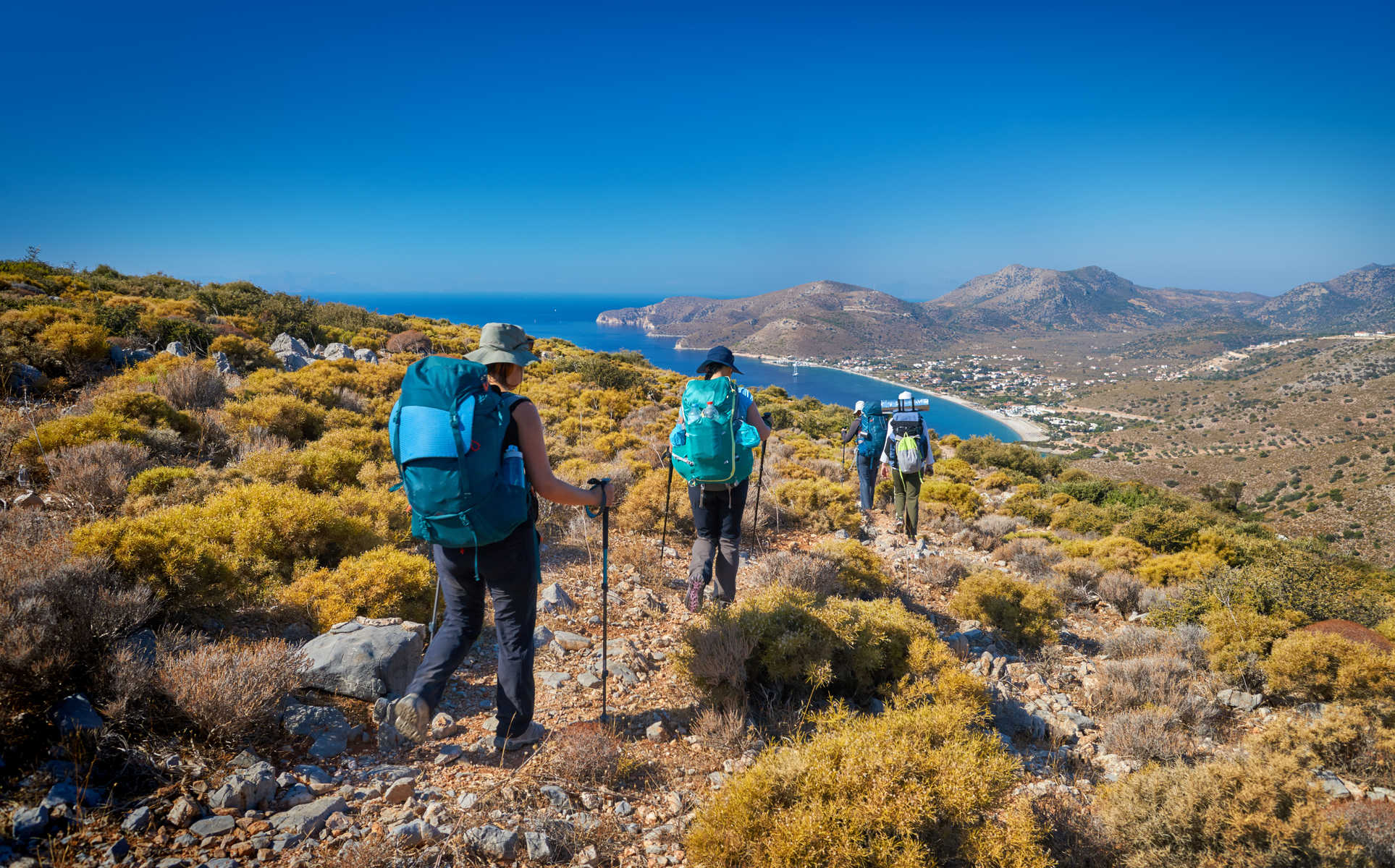 Randonneurs dans les Cyclades