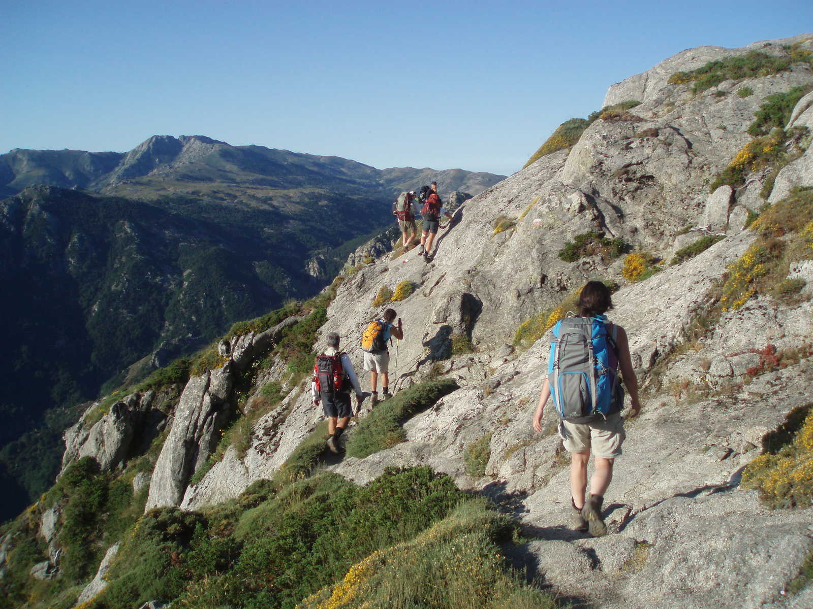 Sur l'arête des satues, avant Usciolu