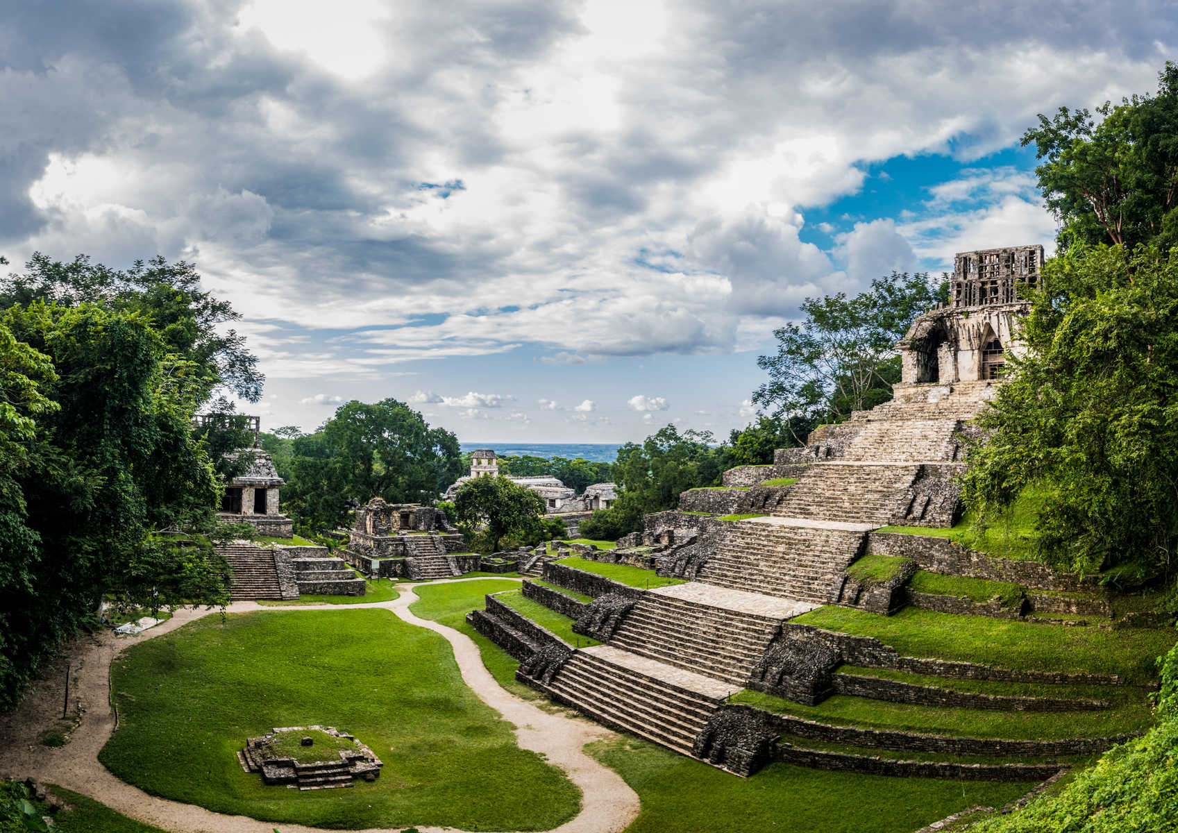 Temples du Groupe Croix dans les ruines mayas de Palenque - Chiapas, Mexique