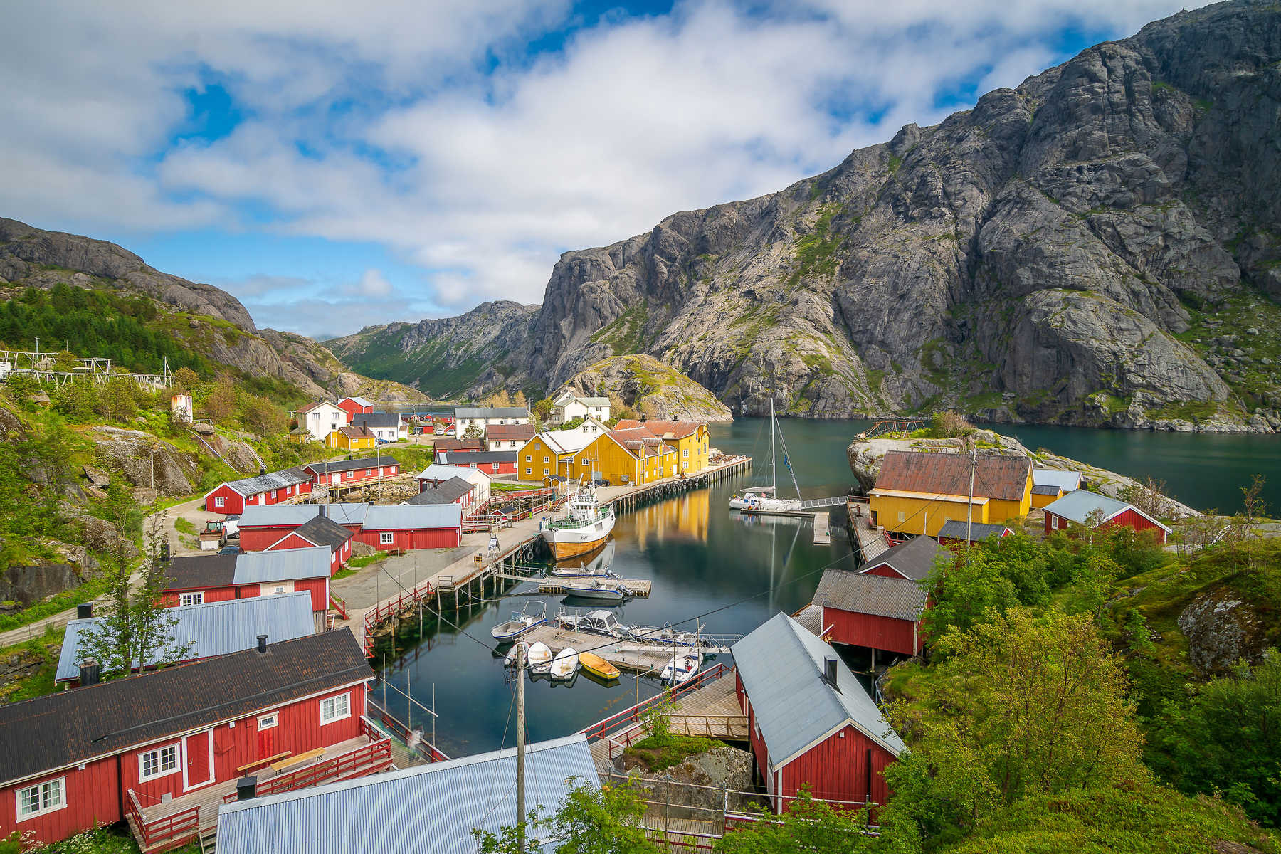 Village norvégien de Nusfjord dans les Lofoten