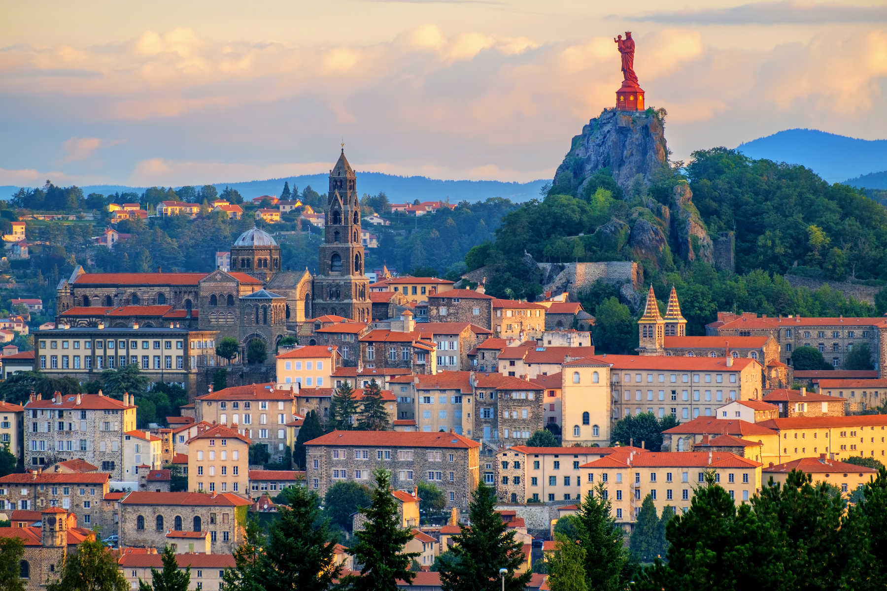 Vue sur la vieille ville du Puy-en-Velay