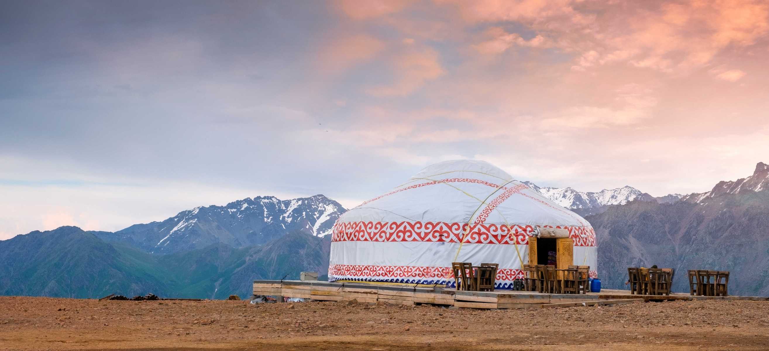 yourte-steppe-mongole