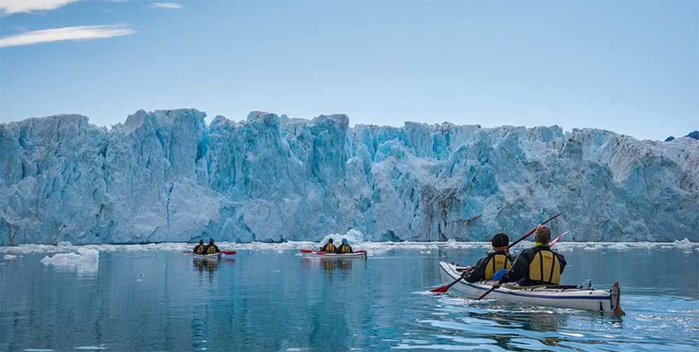 Approche (mais pas trop près) du front du glacier de Monaco, Svalbard, voyage "Texas Bar"