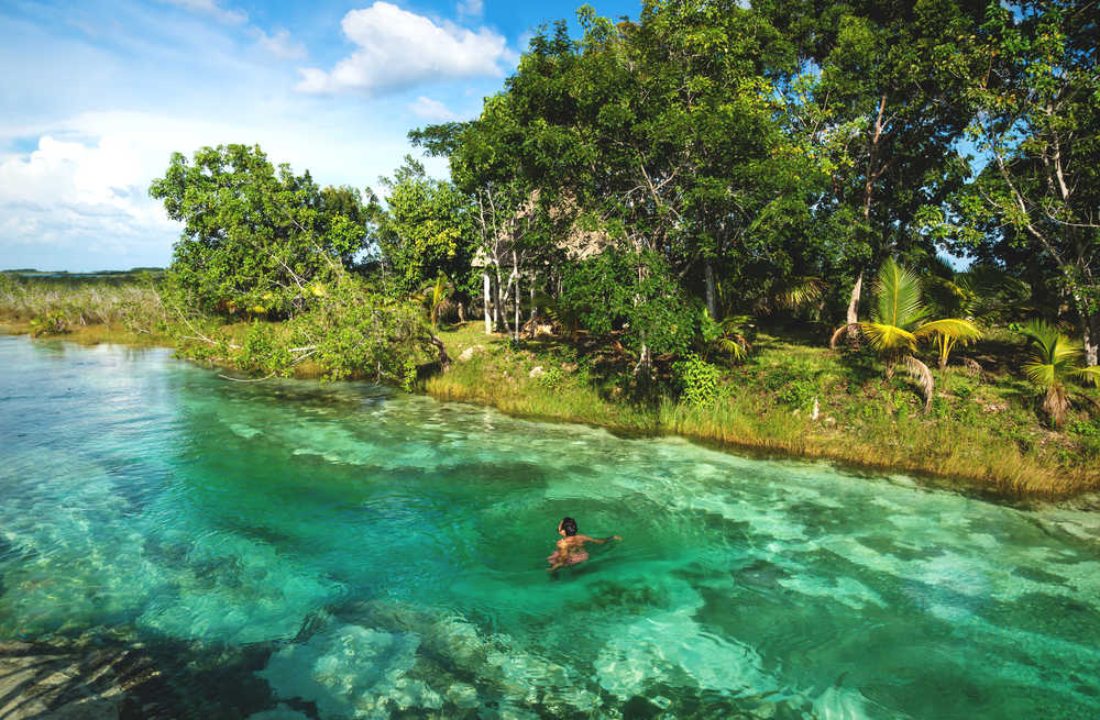 Baignade, Bacalar, Mexique