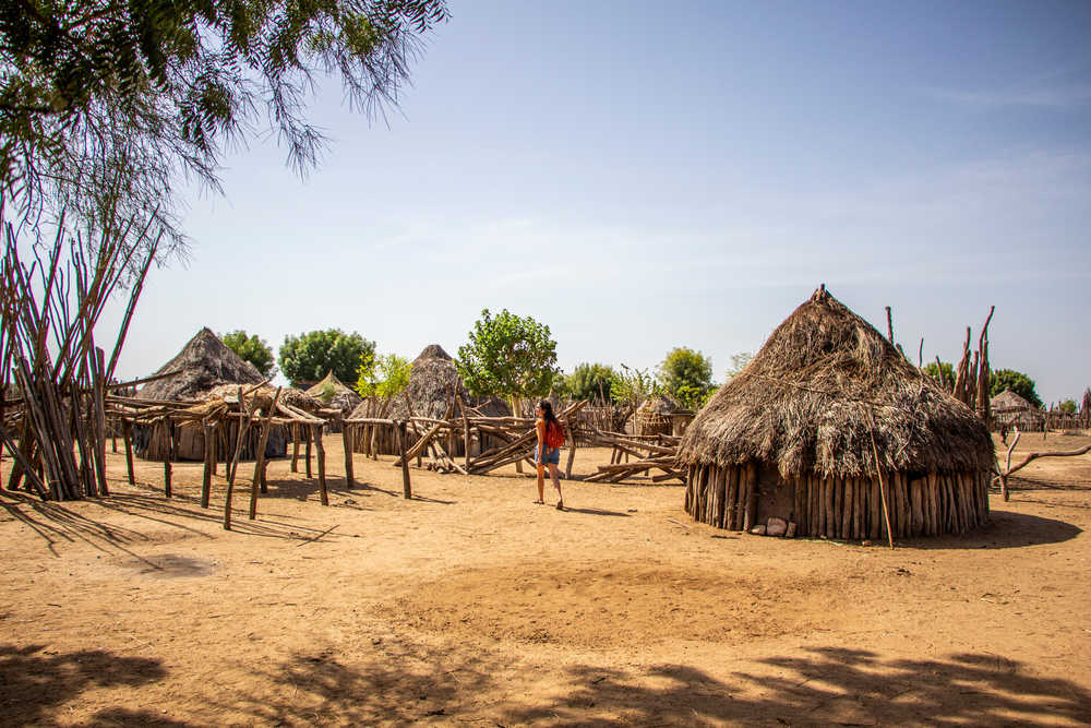 Balade dans un village Karo dans le sud ethiopien