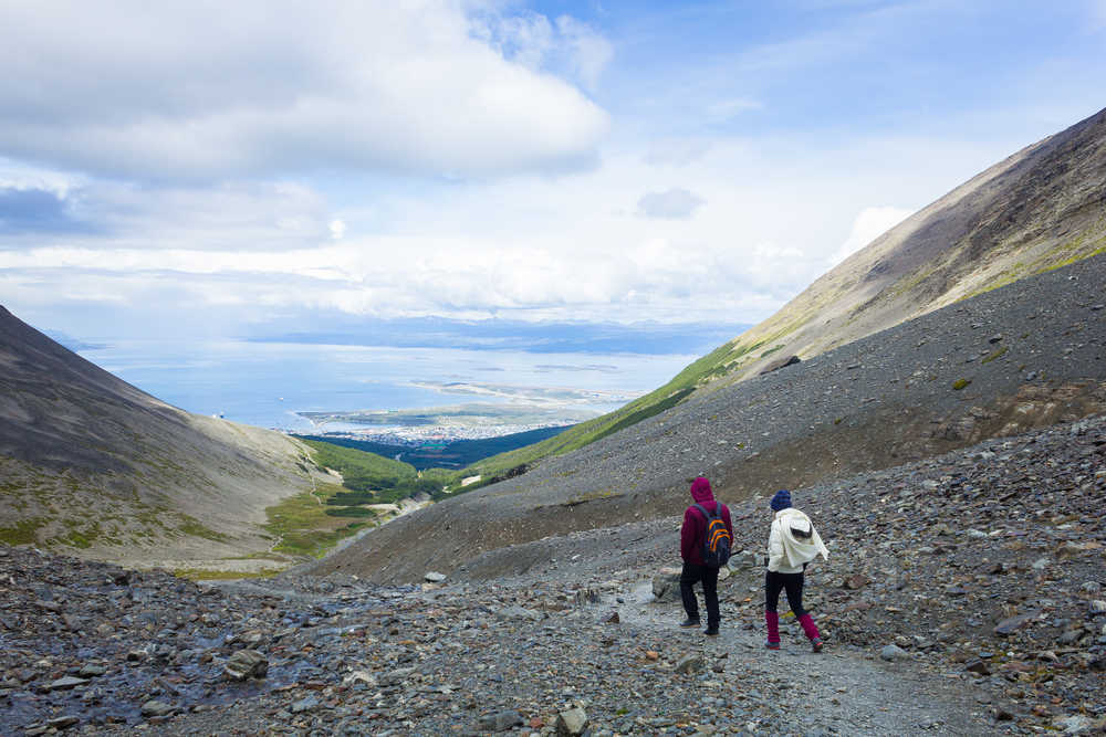 Descente du glacier martial vers la ville Ushuaia en Argentine