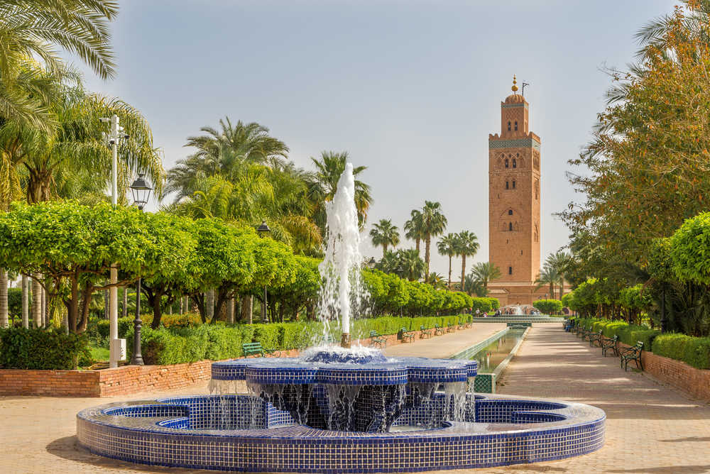 Fontaine et mosquée de Koutoubia à Marrakech, Maroc