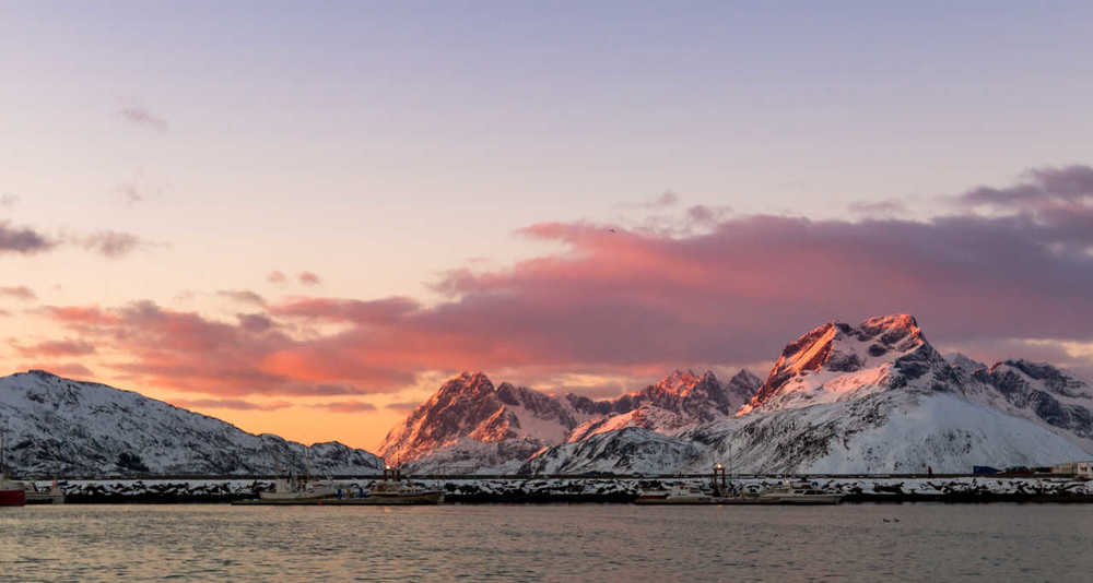 Fredvang au coucher de soleil en Norvège