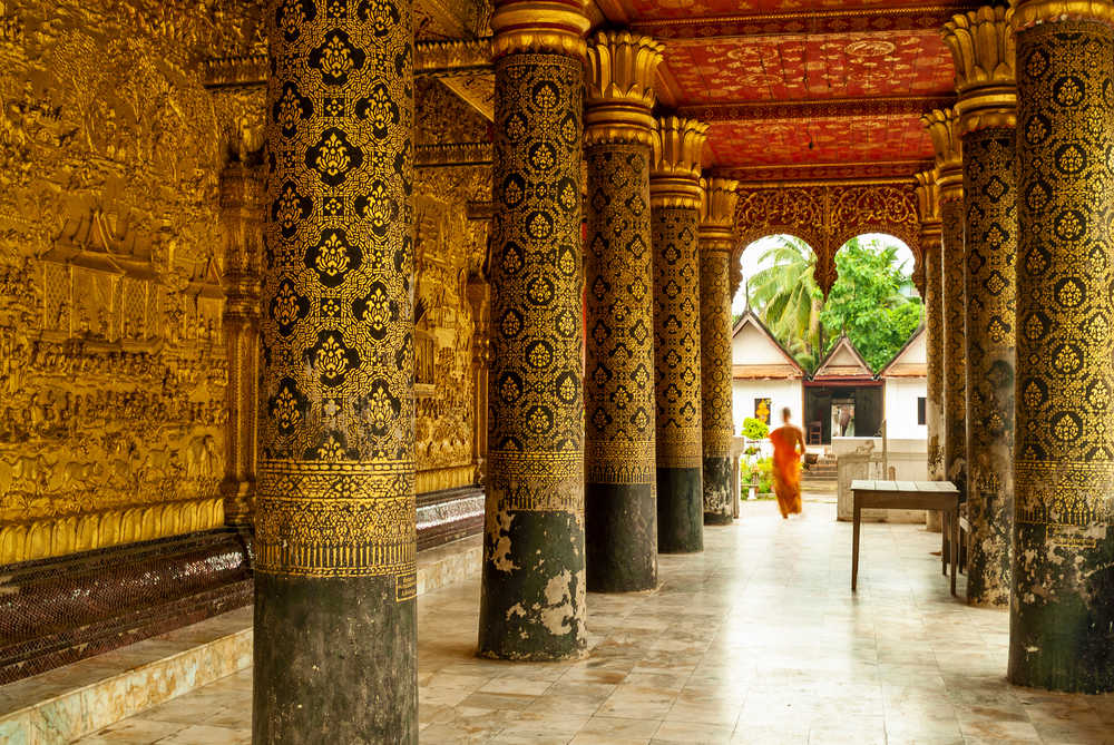 Galerie  du Wat Mai Suwannaphumaham à Luang Prabang au Laos