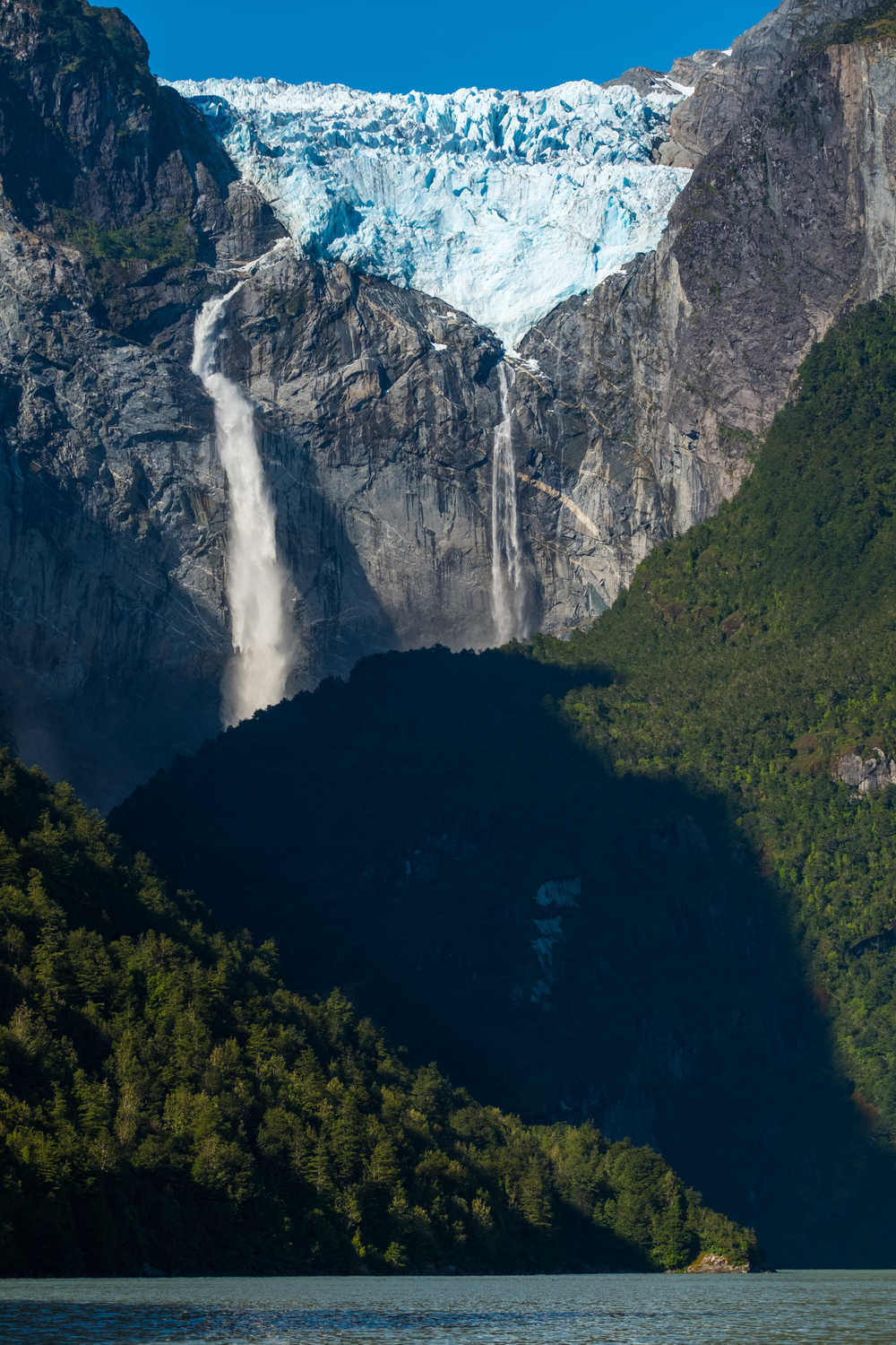 Glacier dans le Parc National du Queulat au Chili