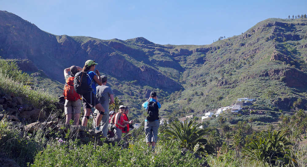 Groupe de randonneurs sur l'île de La Gomera aux Canaries