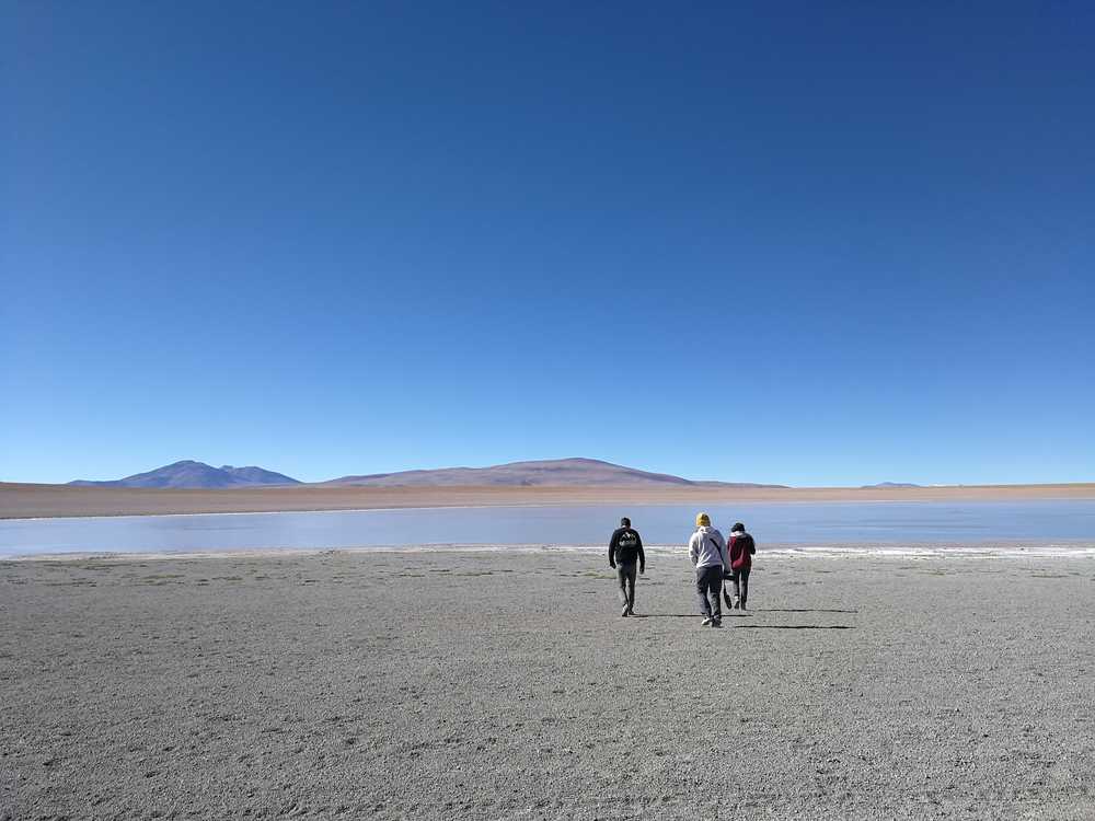 groupe-randonneur-lac-bolivie