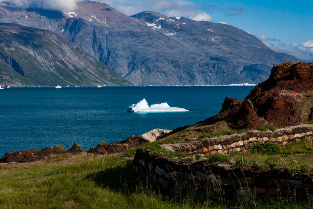 Icebergs flottant dans les fjords du Groenland. Narsarsuaq