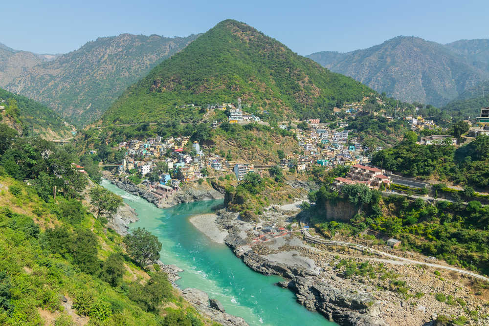 Inde.  rivière Bhagirathi et les deux rivières se jettent dans le Gange