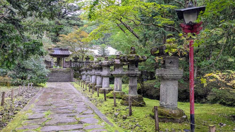 Japon-Nikko- Temple et Lanterne- Sanctuaire Ryuko in