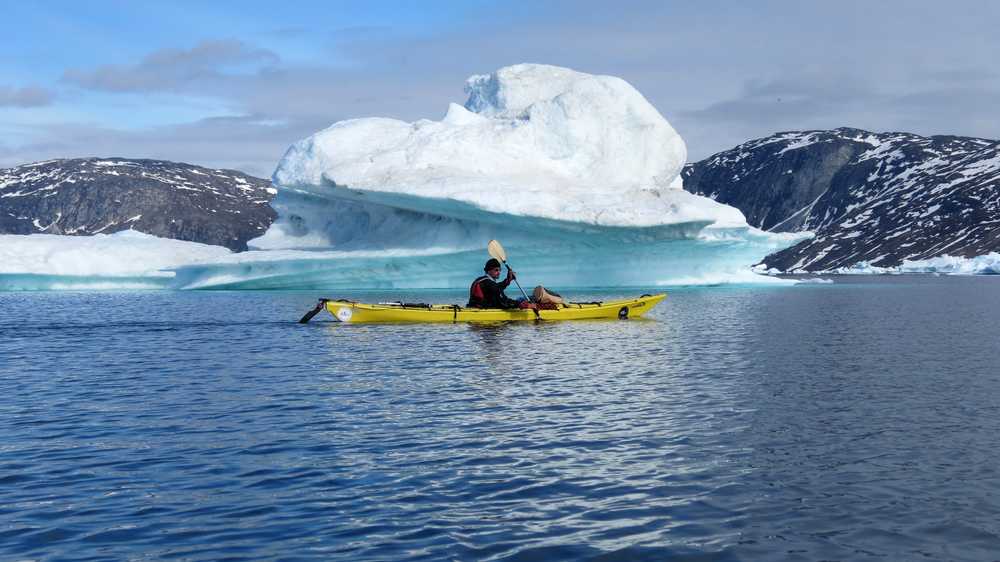 Kayak près des icebergs Groenland