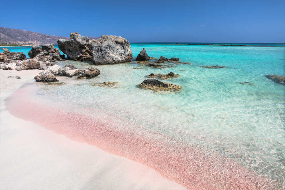 La plage d'Elafonisi avec sa teinte rosée coraux Crète