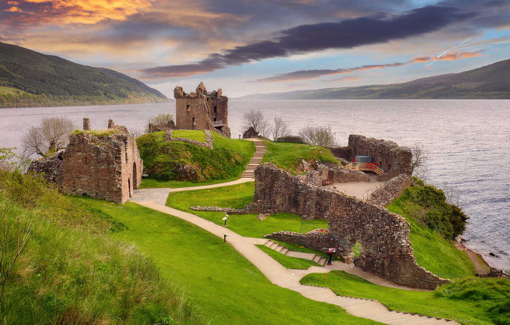 Le château d'Urquhart sur les berges du Loch Ness, Ecosse