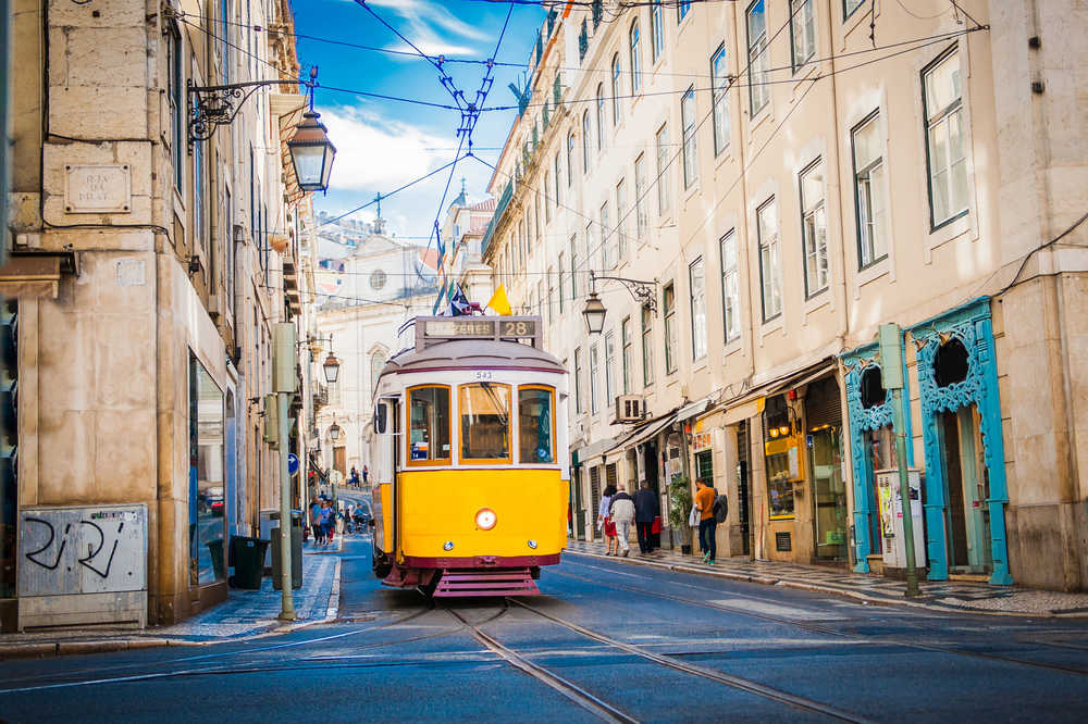 Le tram 28, typique de Lisbonne, Portugal