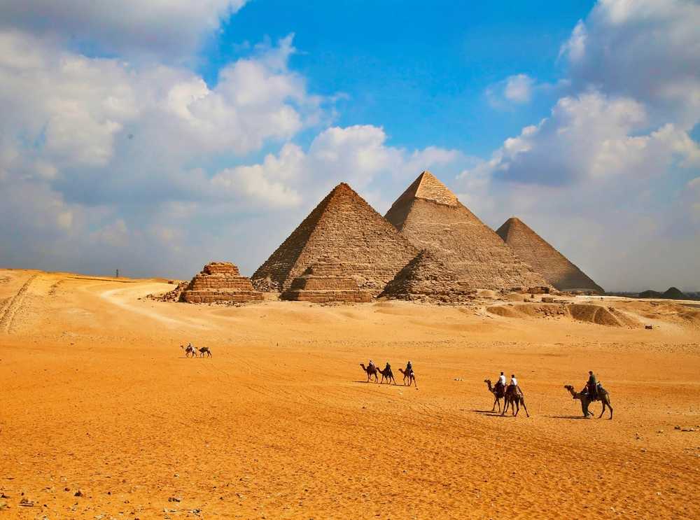 Les pyramides de Gizeh au Caire en Egypte