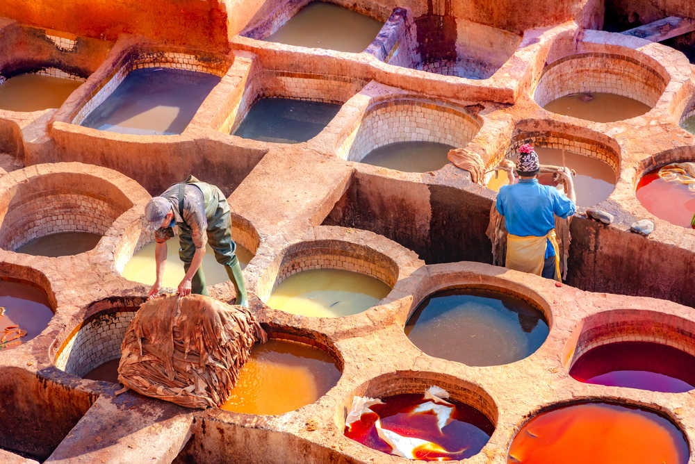 Les tanneries de cuir à Fès au Maroc