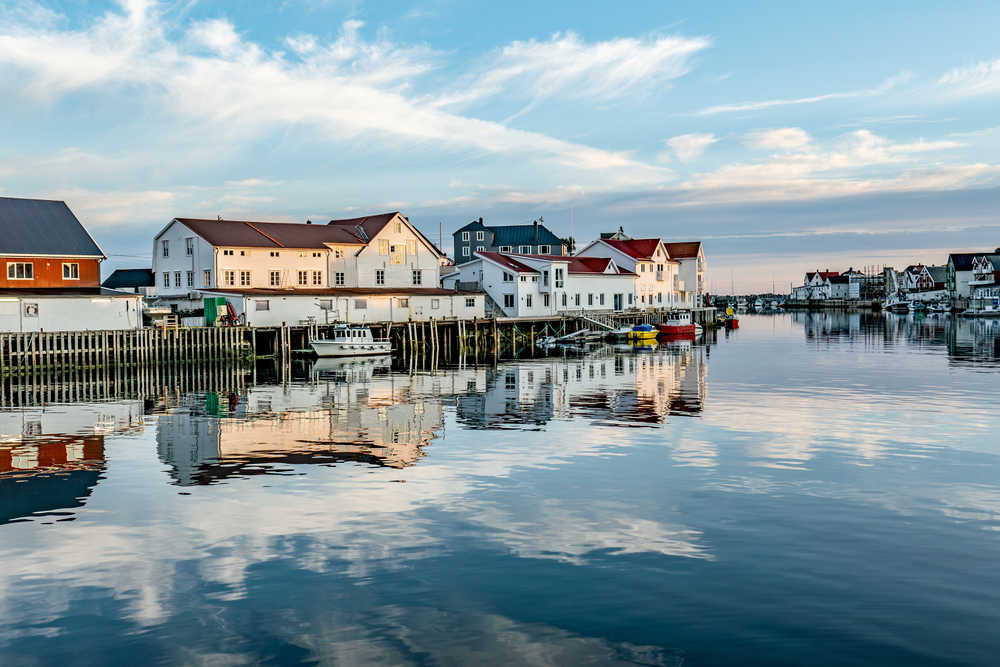 Maisons dans le port de Svolvaer, Norvège