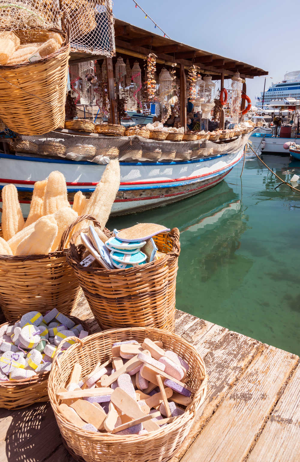 Marchand eponges naturelles Rhodes en Grece