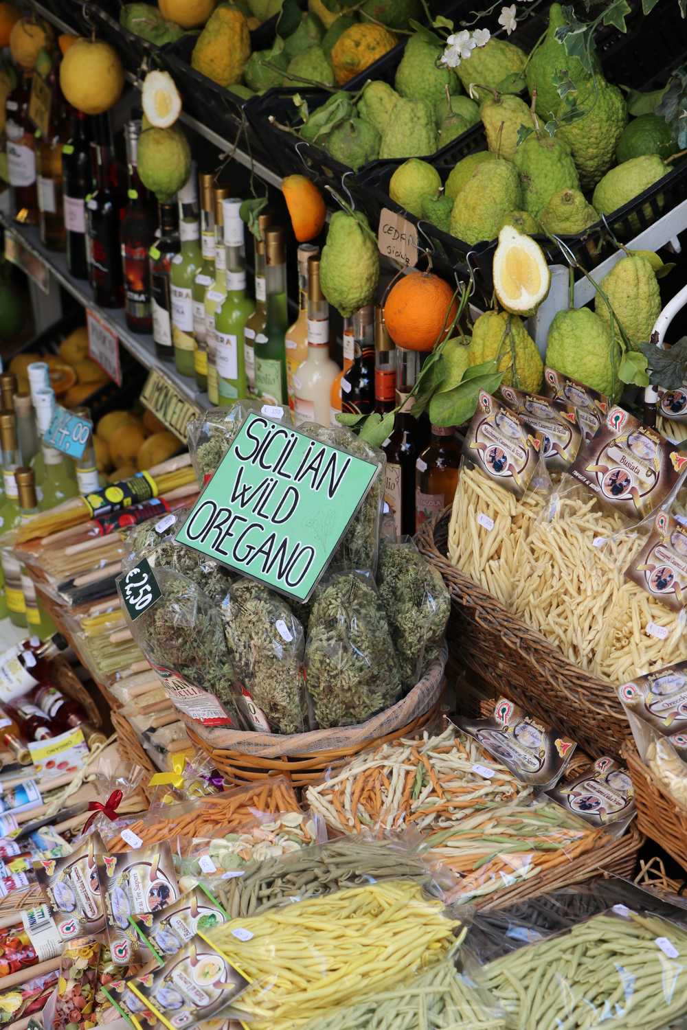 Marché local à Taormine en sicile