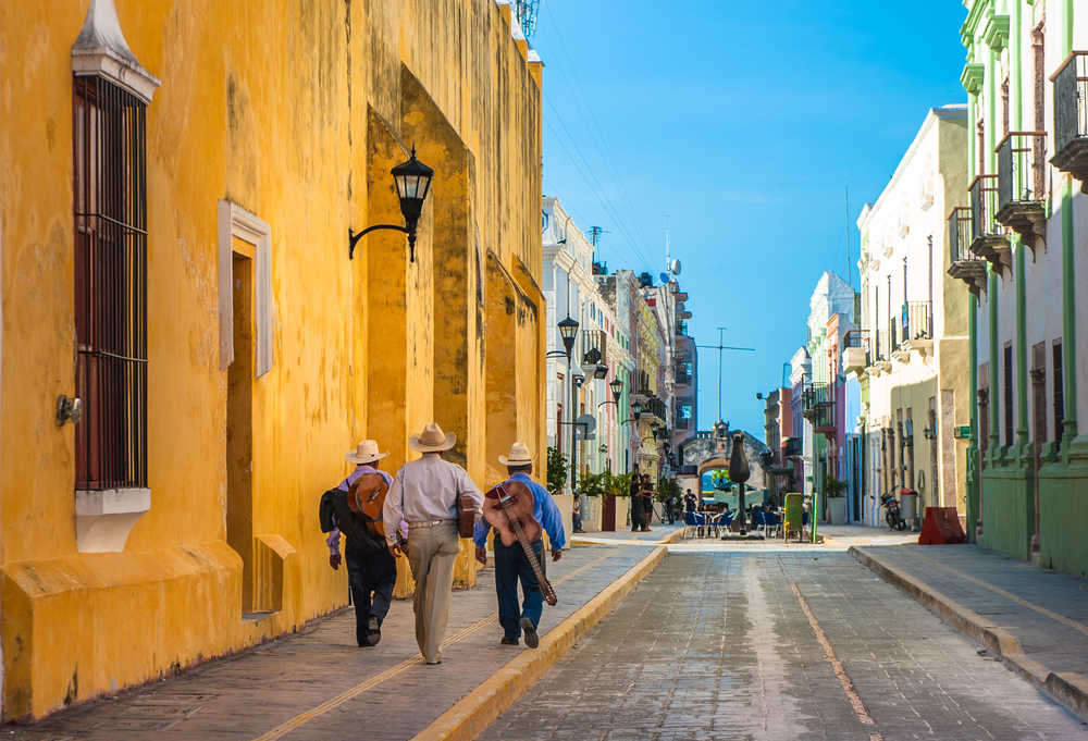 Mariachi dans les rues de la ville coloniale de Campeche, Mexique