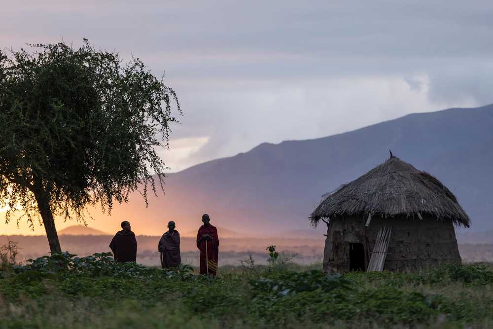 Masaï dans un village traditionnel en Tanzanie