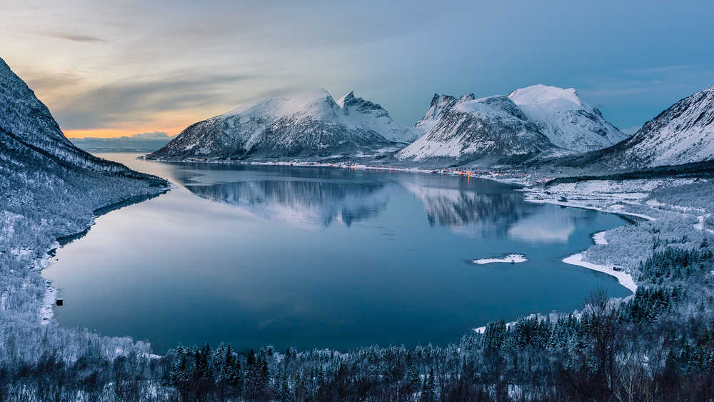 Nuit à Bergsfjord proche de Bergsbotn à Senja