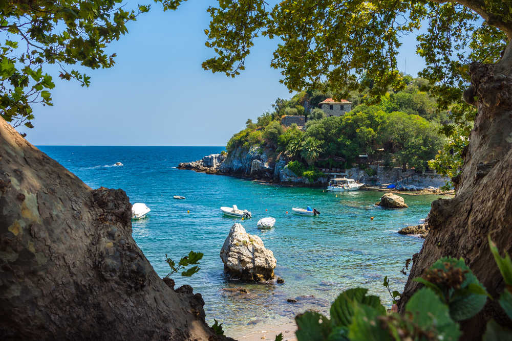 Plage secrete Fakistra a Damouchari en Grèce