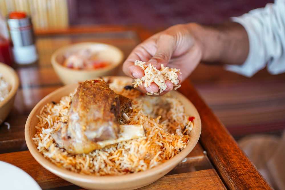 Plat à base de riz biryani, spécialité culinaire à Oman