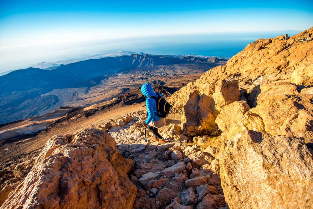 Randonneur au sommet du volcan El Teide, Tenerife, Canaries