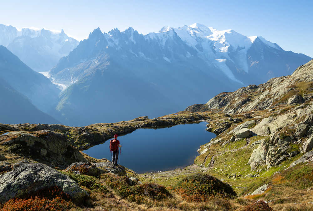 Randonneur aux lacs de Chéserys